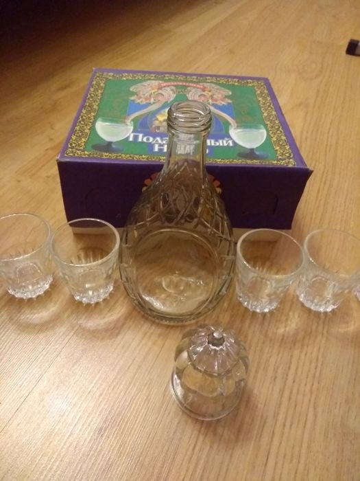 Набір графин та рюмки Новий