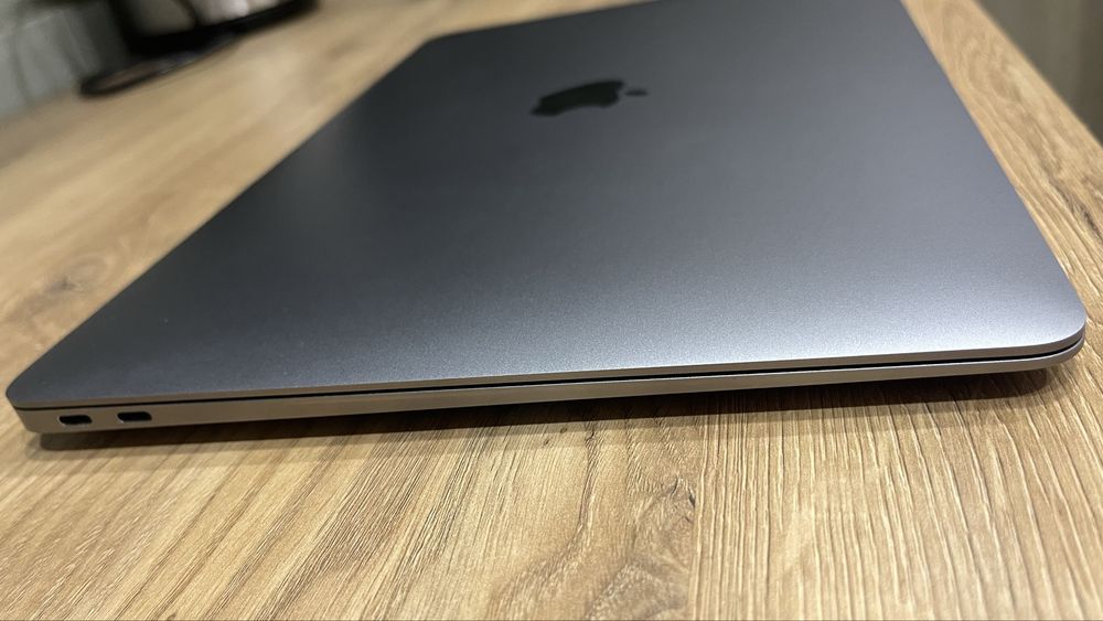 Продам MacBook Air 13″ Retina