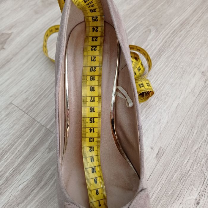 Buty damskie beżowe obcas słupek 39