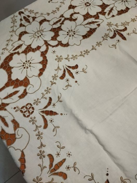 Conjunto toalha + guardanapos de mesa de jantar, feita à mão na Madeir