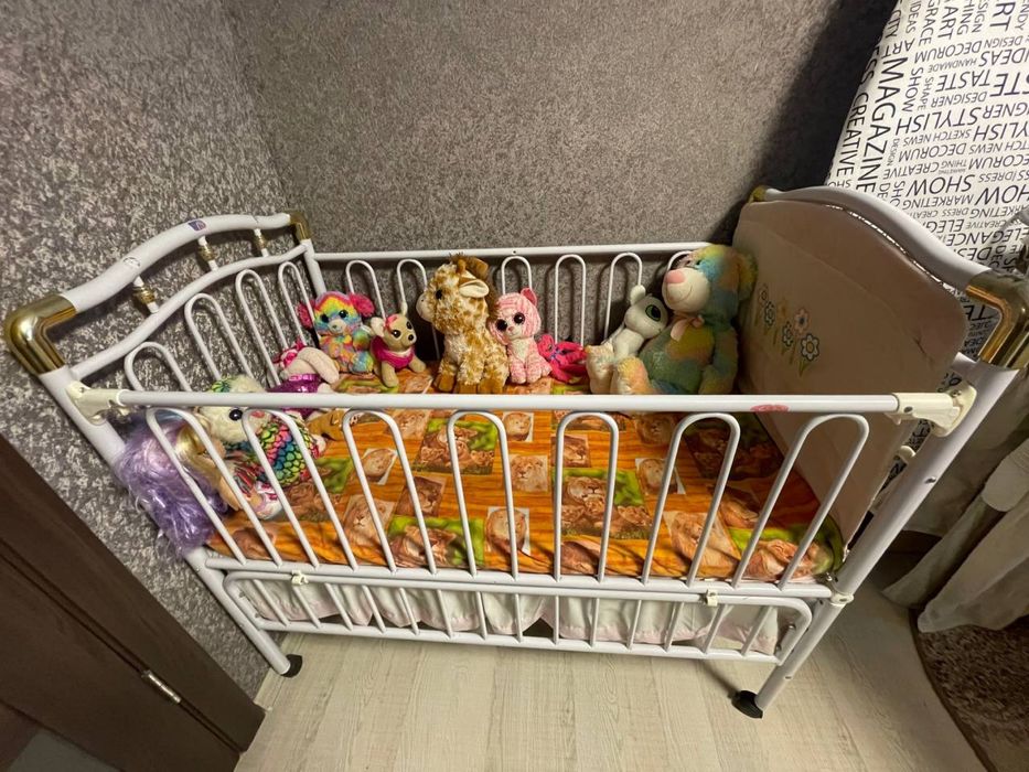 Детская кроватка “Geoby”