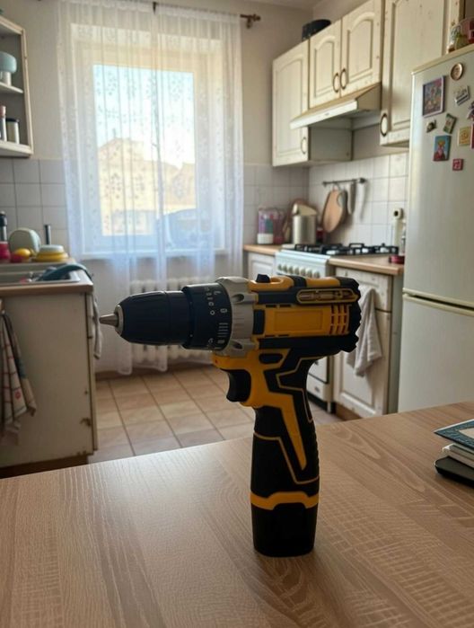 Шуруповерт акумуляторний 12V з насадками жовтий