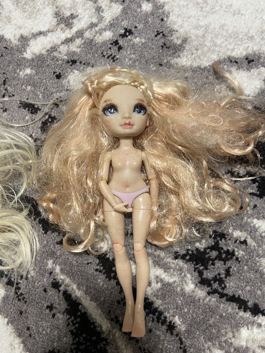 Лялька  Rainbow High S23 Вікторія Вайтмен