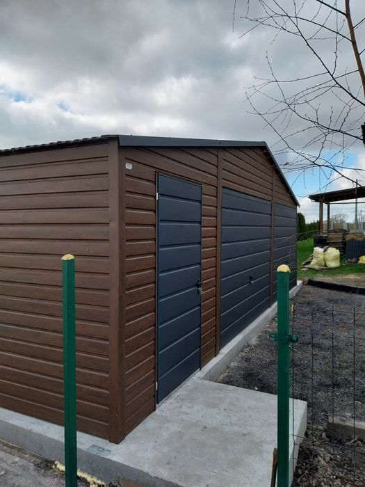 Garaż blaszany blaszak nowoczesny wygląd konstrukcja profil zamknięty