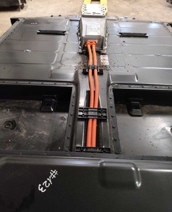 Porsche Taycan Turbo S 2021 – akumulator 93 kWh, 129 Ah (5 000 mil)