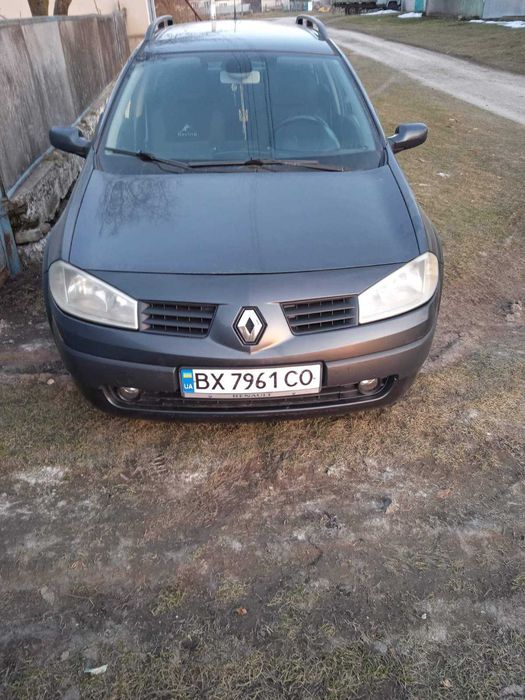 продаю свою машину рено