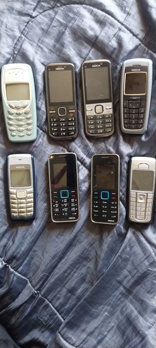 Продам лот мобільних телефонів