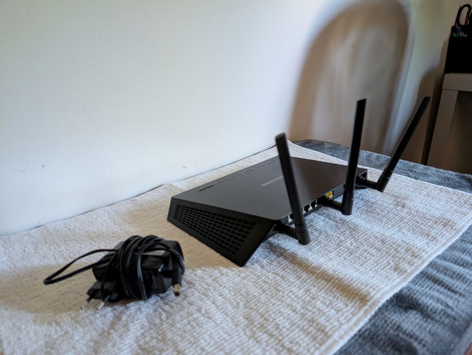 Netgear Nighthawk R6700v364283902721667123