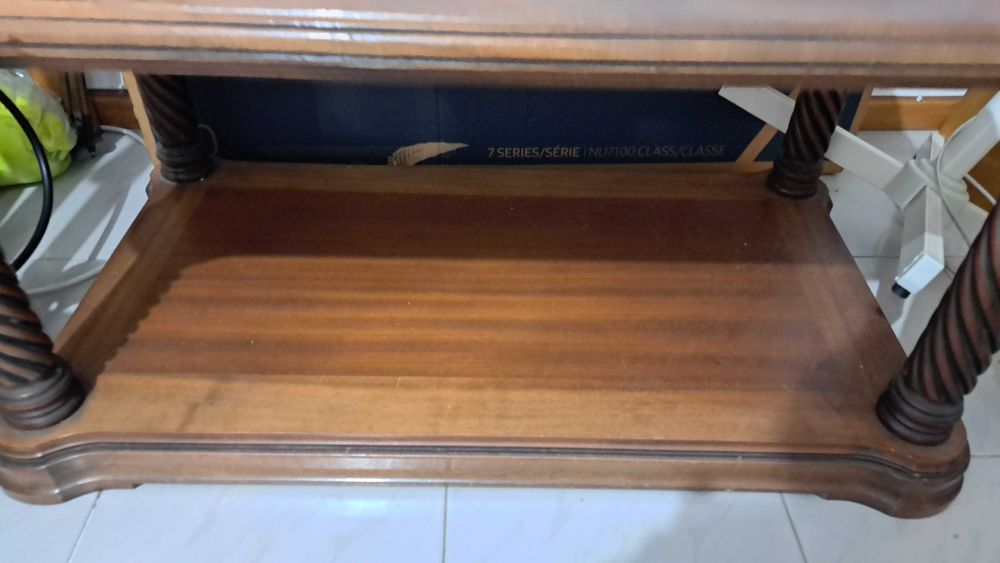 Vendo mesa sala, arca,armário gavetas