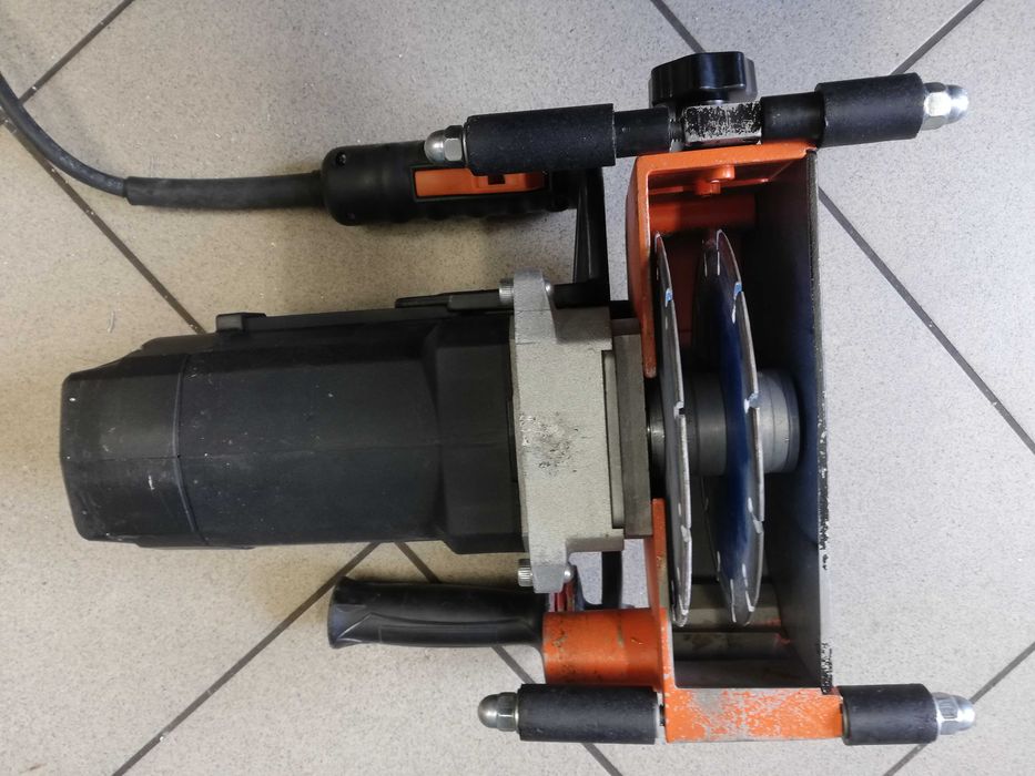 Rębak, gwoździarka-osadzak, bruzdownica, pompy, wiertarka magnetyczna