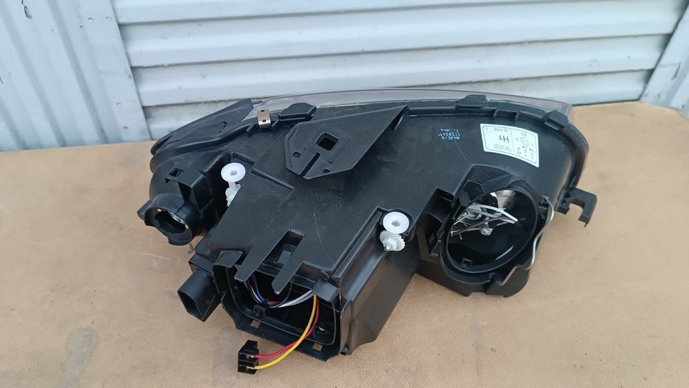 Vendo farol esquerdo de Audi A3 8P ano 2003/12