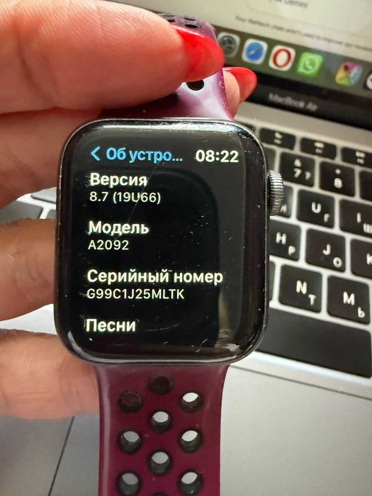 Apple Watch Series 5 40mm Black Space Gray Алюміній чорні батарея 80% смарт годинник