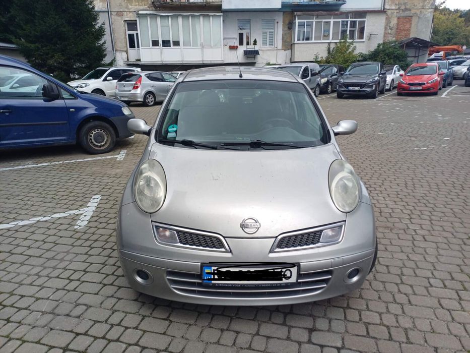 Автомобіль Nissan Micra