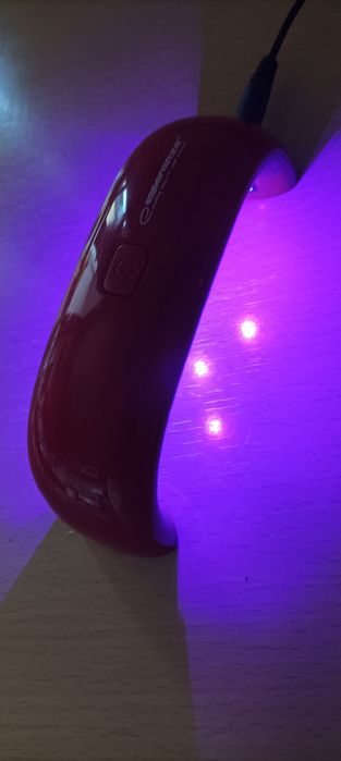 Лампа уф для сушки.