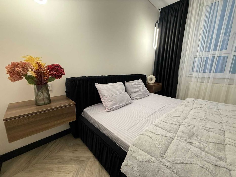 Продаю Євро 2К з новим ремонтом і технікою в Центральному парку.