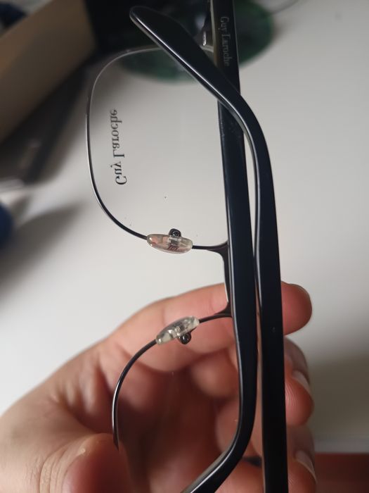 Óculos da Guy de Laroche