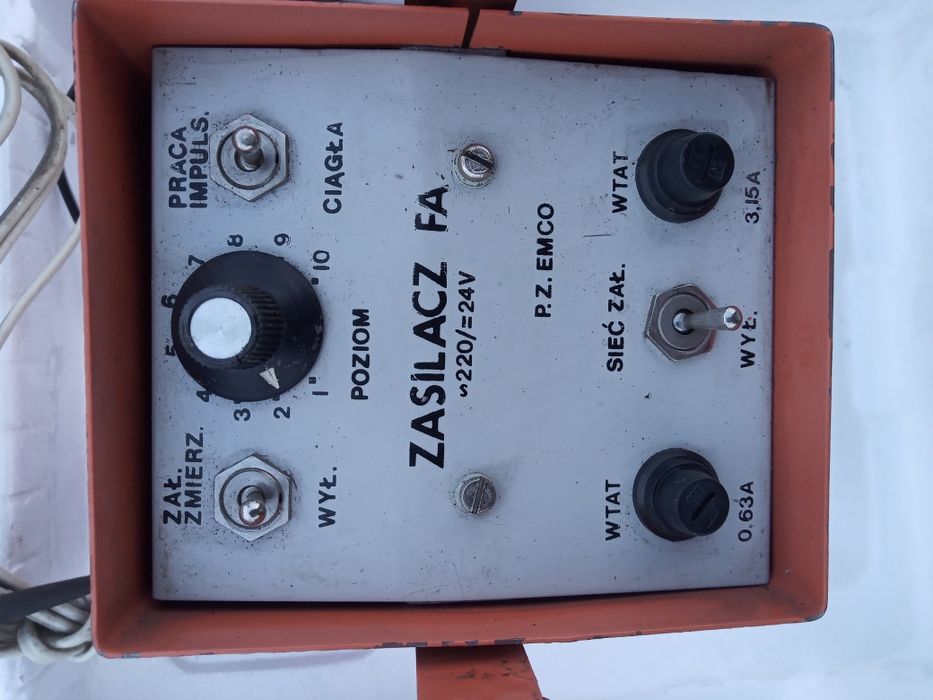 Zasilacz sieciowy do lamp sygnalizacyjnych