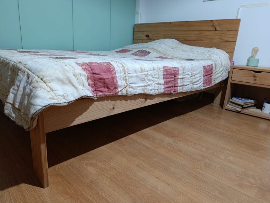 Cama + Mesa cabeceira  mueble lufe madeira natural