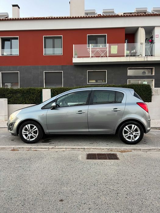 Opel Corsa 1.2 2011 - muito bem estimado