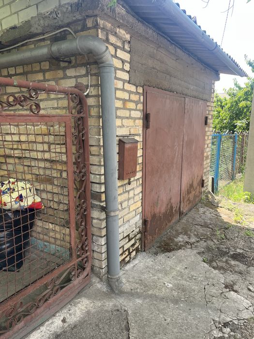 Продаж будинку біля 54 школи