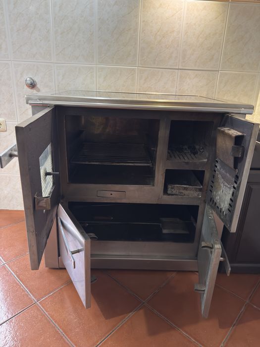 Fogão lenha com chapéu de chaminé INOX