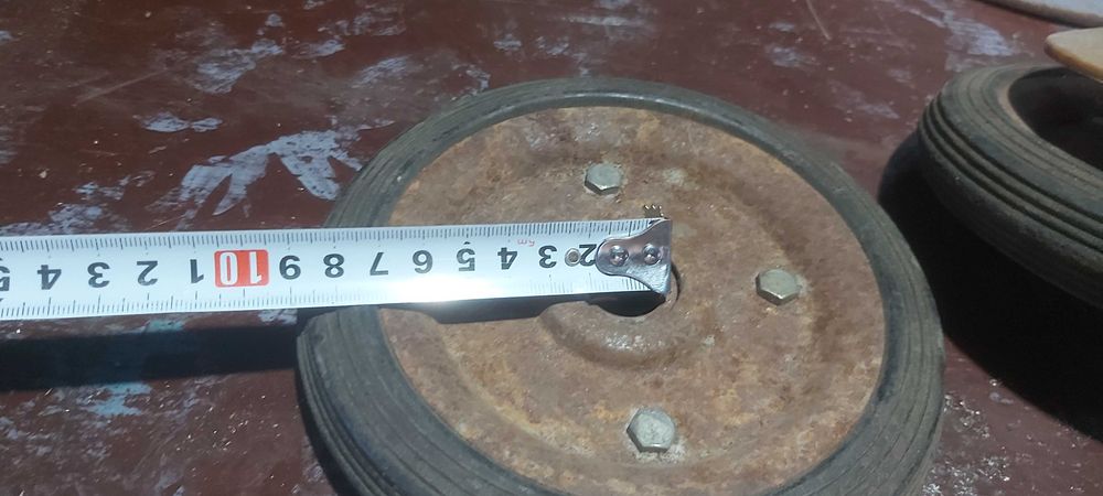 Продам колеса на газонокосилку или на тачку.