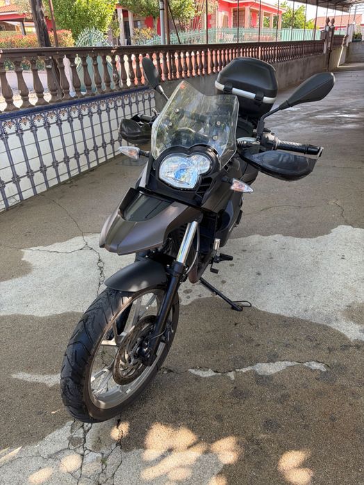 Vendo mota BMW de 2012 em ótimo estado geral