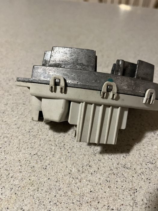 Rezystor nagrzewnicy BMW 1,3 e81,87,90,91