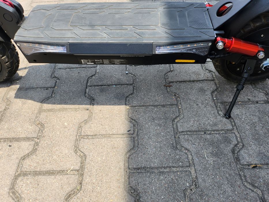 iScooter iX4 800W – hulajnoga elektryczna 45 km/h, zasięg 45 km, 10"