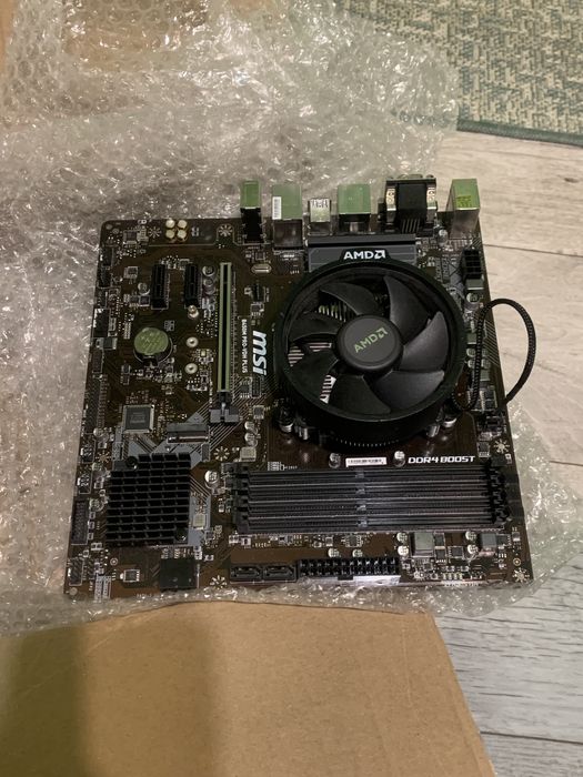 Комплект amd msi b450m pro-vdh plus+ryzen 3 2200g 4 ядра 3.6ghz AM4