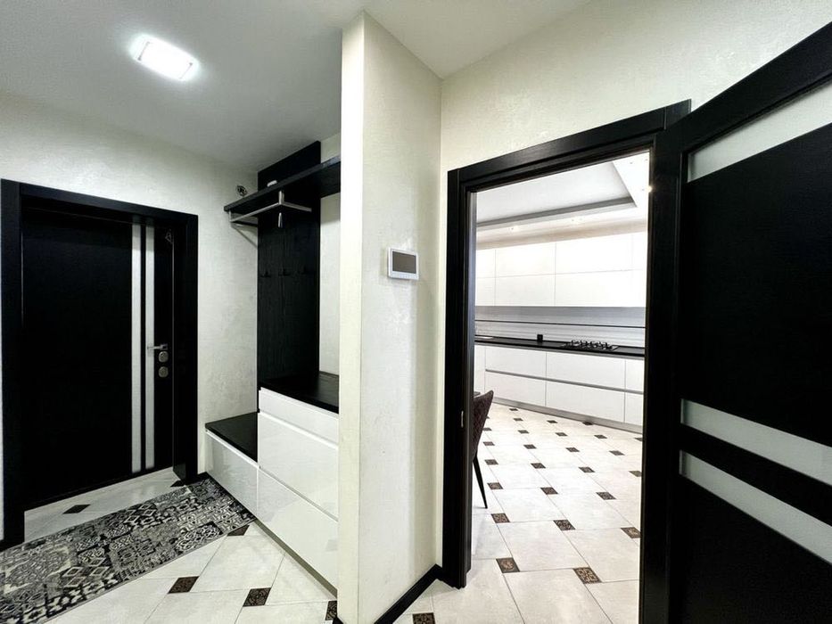 Продаж 3-кімнатної квартири з ремонтом!