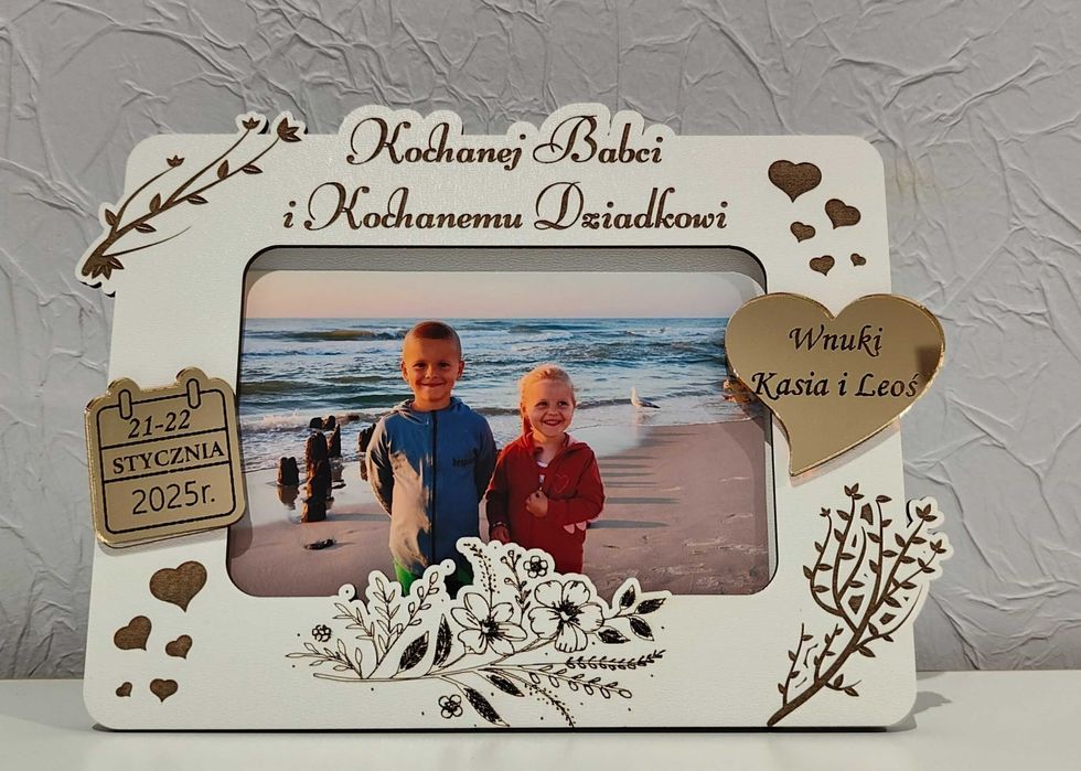 Ramka na zdjęcie z dow. grawer biała Dzień Babci Dziadka 10x15 złote
