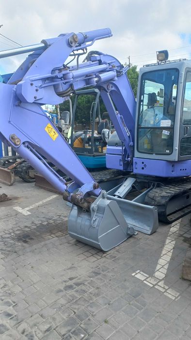 Экскаватор гусеничный Hitachi EX55UR-3