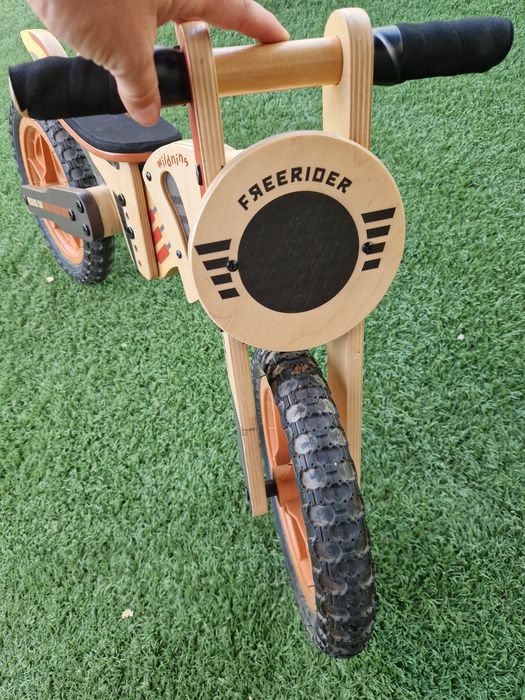Bicicleta / mota de equilíbrio em madeira