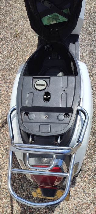 Vendo ou troco Scooter de 2016 de 70cc 2T aceito troca carro ou mota mesmo avariad ou c danos