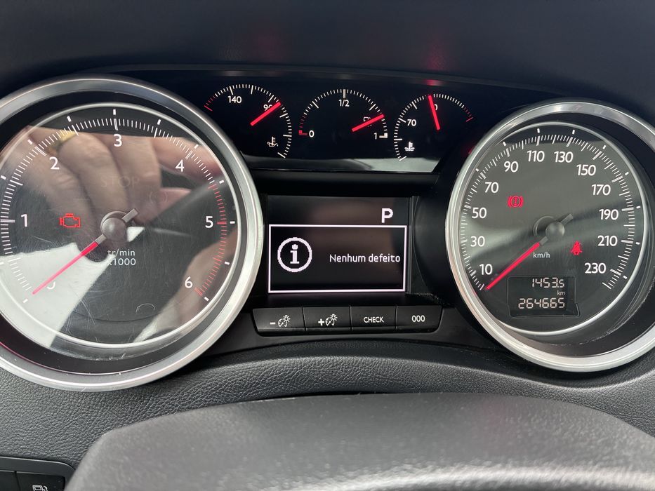 Peugeot 508 SW EAT6 - Teto Panoramico - Automatico - Nada a fazer