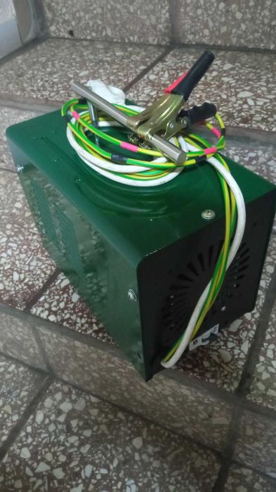 Prostownik + rozruch 0-12V 0-15A