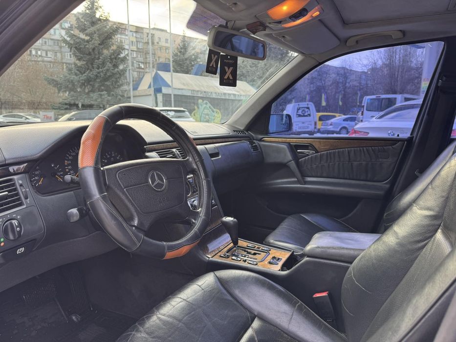 Mercedes-Benz E280 2,8AT 4matic gaz