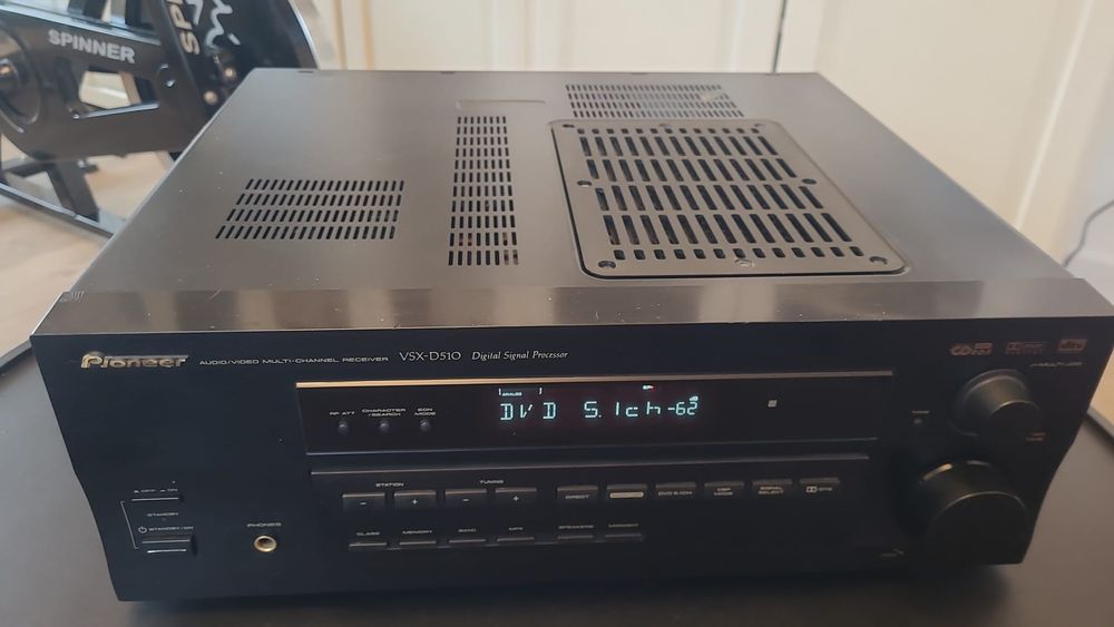 Amplituner Pioneer VSX-D510 5.1 czarny + DVD GRATIS