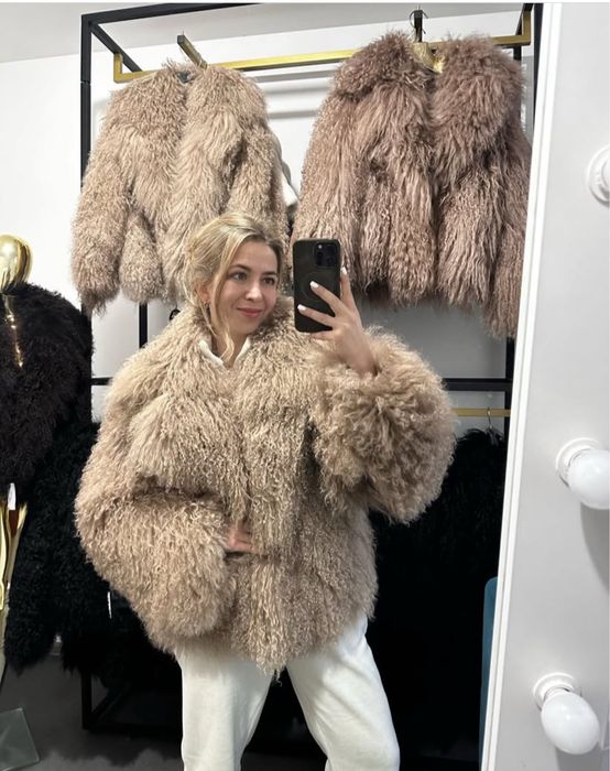 Шуба лама з натурального хутра