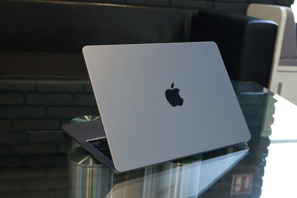 FV 23% | Apple MacBook Air 13 M2 | 24 GB RAM | 512 GB SSD | Space Gray