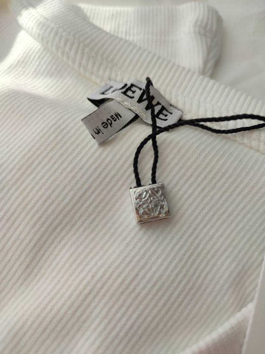 Damski top Loewe z haftowanym logo