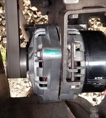 Генератор ВАЗ 2110. Новый подшипник.