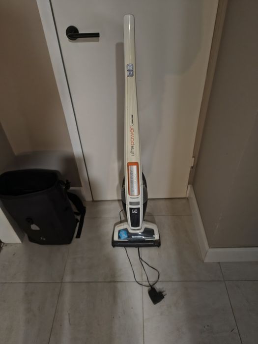 Odkurzacz pionowy bezworkowy Electrolux ultra power lithium.