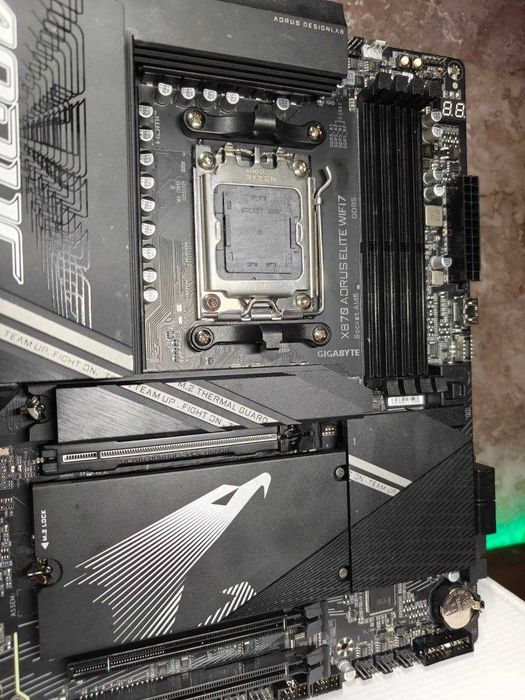 Материнська плата Gigabyte X870 Aorus Elite Wifi7 (AM5) 7000-9000 AMD