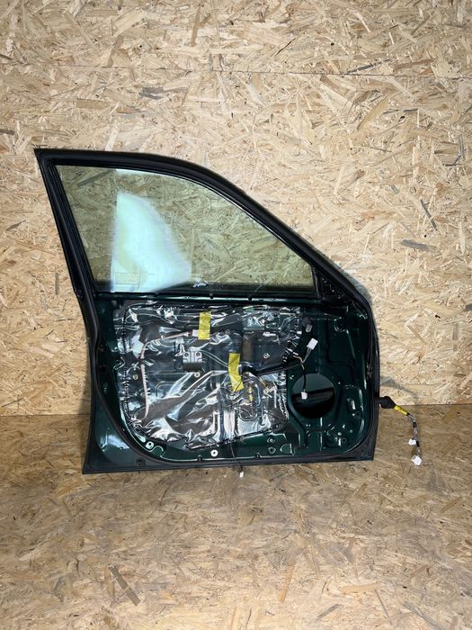 Lexus IS200 / Drzwi Przednie / Drzwi przód PRAWE