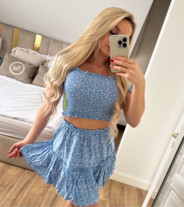 Komplet letni niebieski błękit w kwiatki top Hiszpanka i mini Cropp