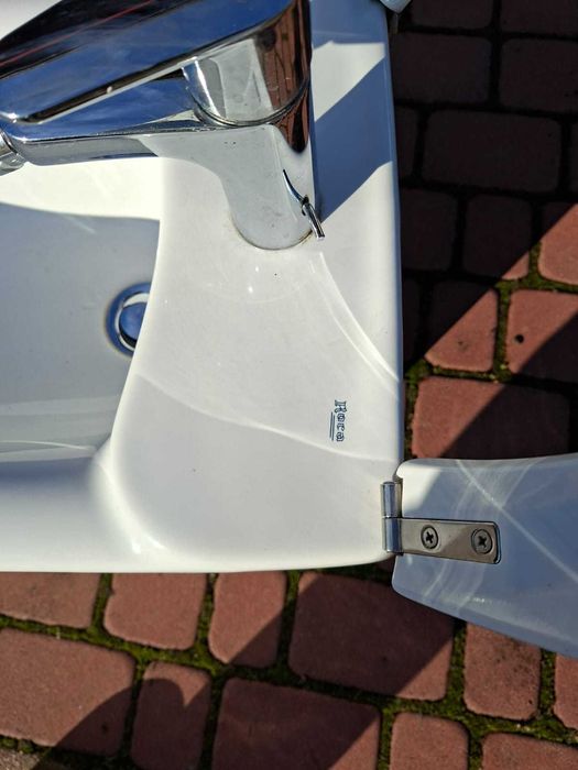 Bidet Roca z baterią Hansgrohe