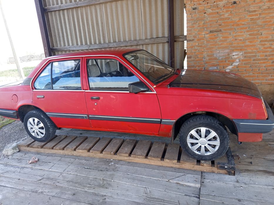 Продаю Опель аскона 1986 року