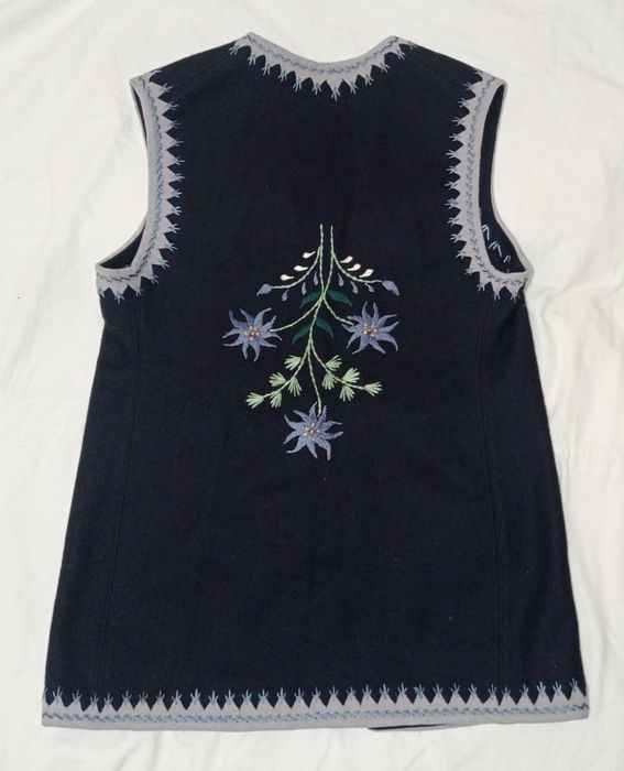 Жилетка вишиванка жіноча прадиційна M/L.